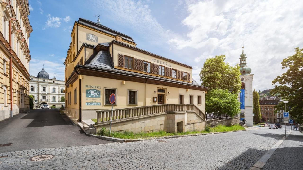 Hotel Zlaty Lev ヤブロネツ・ナド・ニソウ エクステリア 写真